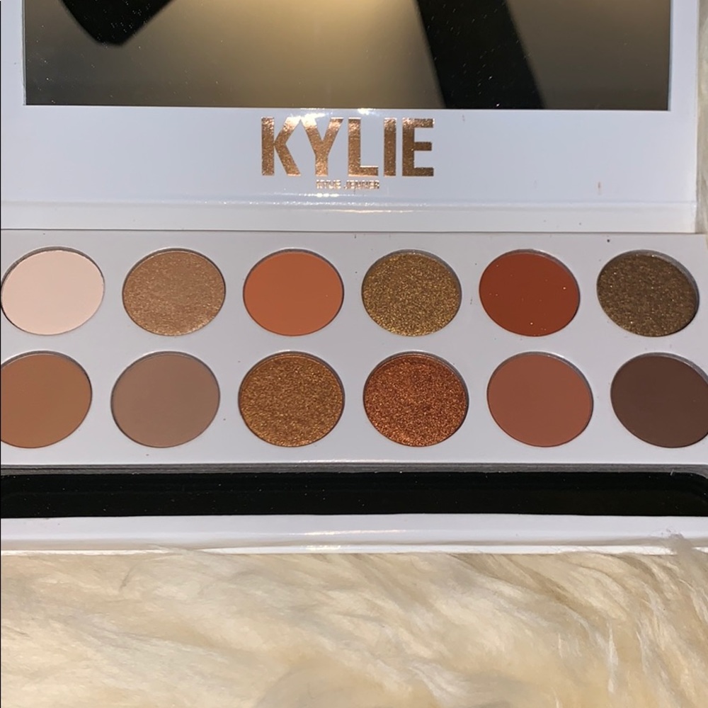 Kylie Cosmetics Bronze Extended Palette
